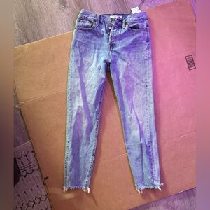 Never worn Levi Strauss & Co. Wedgie Fit Jeans. Size 26. Button up, Mid-Rise.